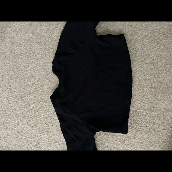 GYMSHARK CROPPED TEE! - Picture 3 of 3